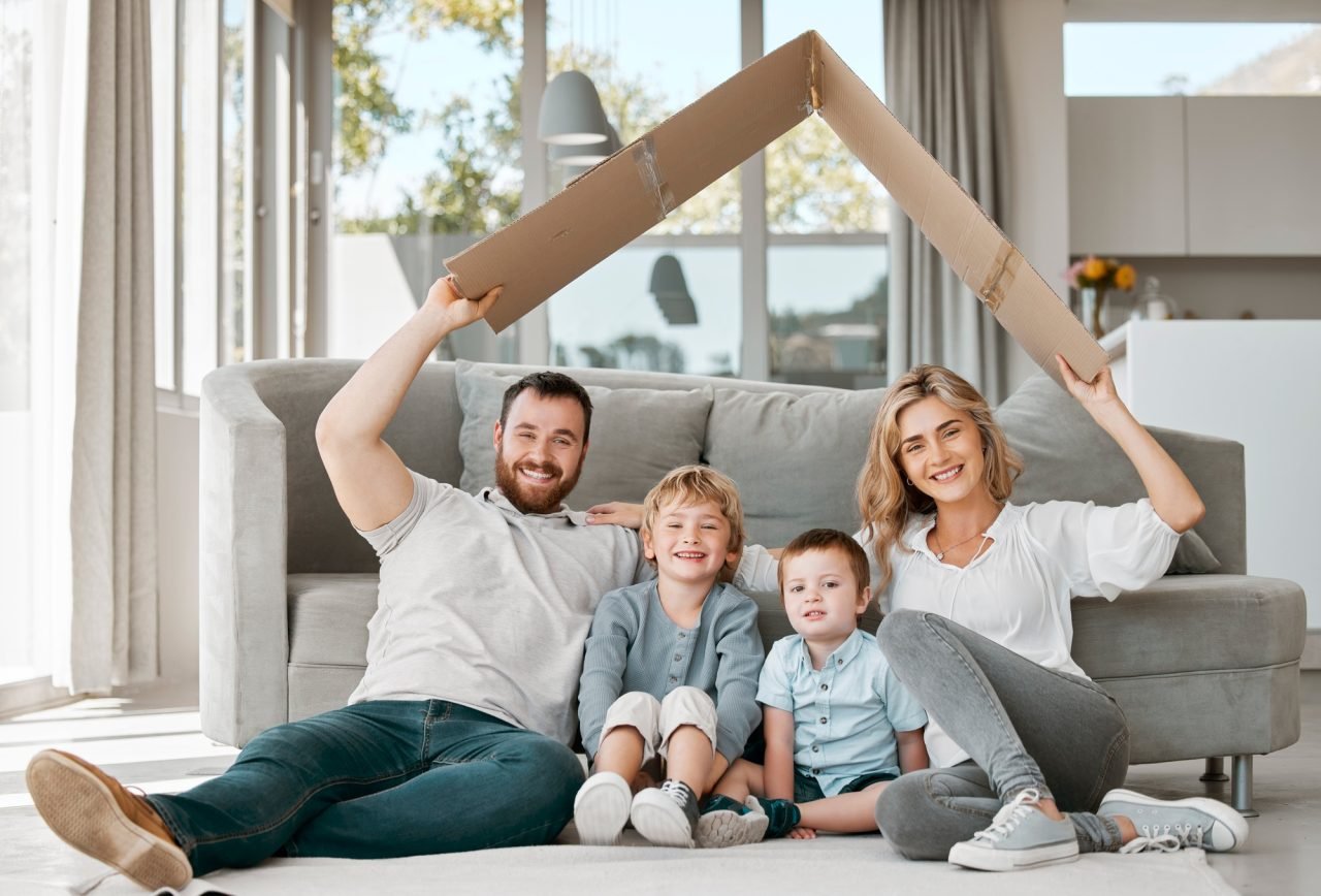 Une famille sous un toit symbolique